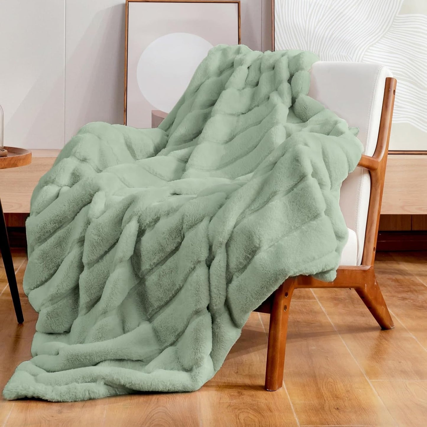 Faux Fur Throw Blanket for Couch, Cozy Soft Plush Thick Winter Blanket for Sofa Bedroom Living Room, 50 * 60 Inches Green